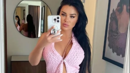 Stanija objavila kućni video! Snimila se u provokativnom izdanju u luks stanu u Rumi, jedva prekrila intimu