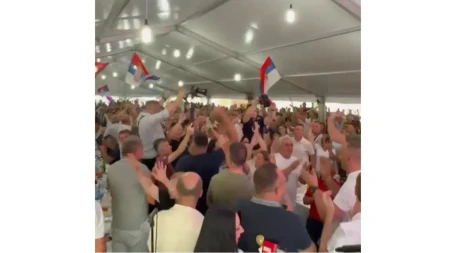 Veličanstveni prizori iz Kraljeva: Narodno veselje okupilo hiljade građana (VIDEO)