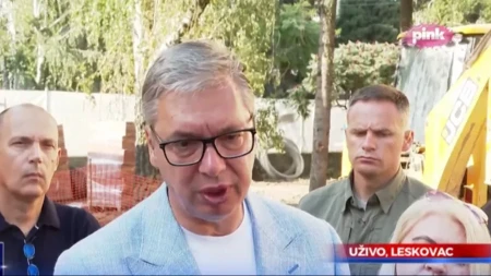 Ponosan na naše vatrogasce! Vučić: Mnogi lupetaju o požarima, gore čitave morske obale po Evropi