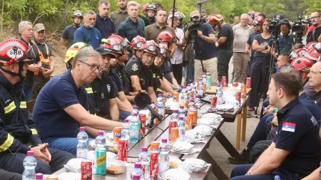 Mi nismo Hrvatska koja se meša u naše odnose! Vučić: Znamo čemu je služio scenario nadstrešnice