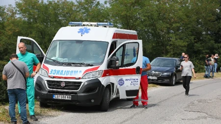 Lančani sudar tri automobila kod Obrenovca: Dvojica vozača teško povređena