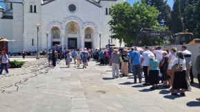 Više od 478.000 poklonika - Časni pojas Bogorodice privukao masovan dolazak vernika