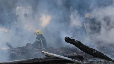 Prvo su izgubili oca, a onda im je izgorelo sve što su imali: Teška sudbina porodice iz Živinica