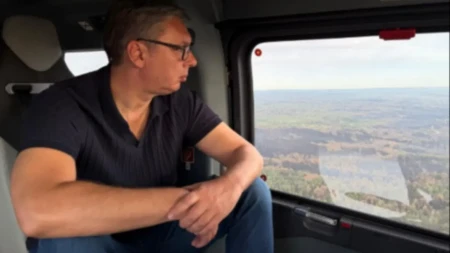 Vučić iznad Deliblatske peščare: Hvala svima koji su pomagali u gašenju požara, a država će obnoviti kompletan ekosistem