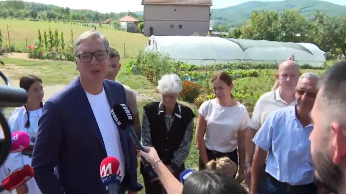  "Da imate dečicu gde da šaljete" Vučić najavio izgradnju škole u Deževi!