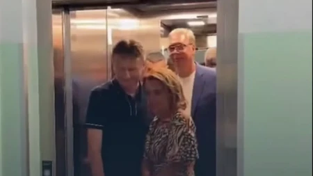 "Proverili smo, lift radi" Vučić u novoj školi u Raški (VIDEO)