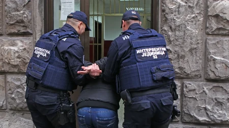Pretukao suprugu i zapalio joj "BMW"? Uhapšen osumnjičeni za nasilje na Voždovcu