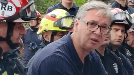 "To je toliko jadno" Vučić o kampanji protiv vatrogasca: Dođe vreme kada talog i mulj ispliva na površinu, ali polako se vraća na dno