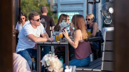 Tražila je samo jače pečena jaja, a onda je na računu pročitala poruku od koje joj se slošilo: "Prepeci i pljuni u njih“
