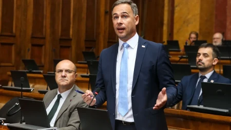 Opozicija u paničnom strahu od izlaska na birališta: Aleksić zapomagao u Skupštini, šta će nam sad izbori!