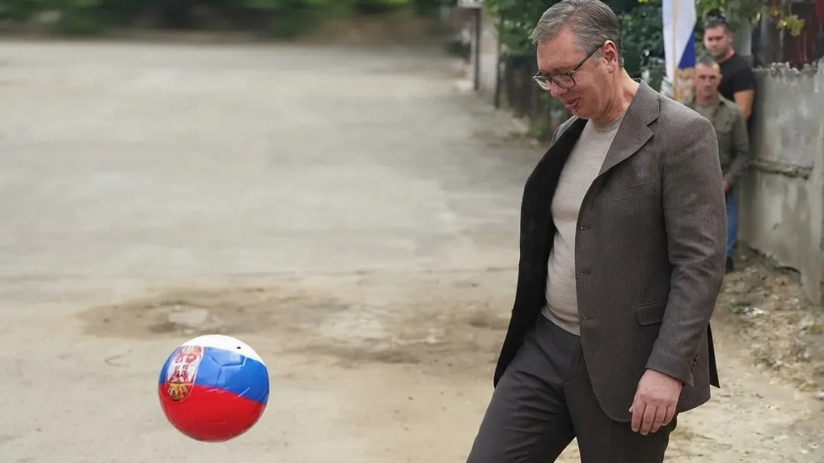 Vučić pokazao fudbalsko umeće (VIDEO)