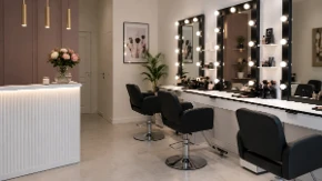 „Je l’ ovo realno?“ Cena šminkanja u Beogradu izazvala buru: Jedni brane salon, drugi besne