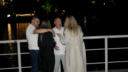 Ovaj moćnik iz senke stoji iza naše pevačice! Udala se za fudbalera, a on joj čuva leđa