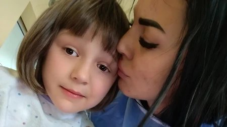 Dok god postoji nada ja ne smem da stanem: Samohrana majka Jelena lavovski se bori za zdravlje ćerke Helene - potrebna je pomoć svih nas 