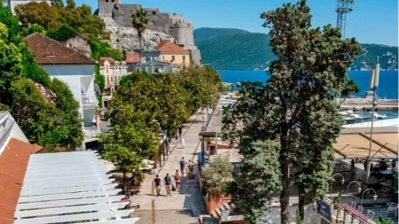 Ko među poslednjima letuje, najslađe se odmara: Zašto Herceg Novi tek sada otvara svoju najlepšu sezonu?