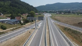 Vozači, oprez: Na ovim lokacijama danas se izvode radovi na putevima, čekanje na pojedinim graničnim prelazima do 4 sata