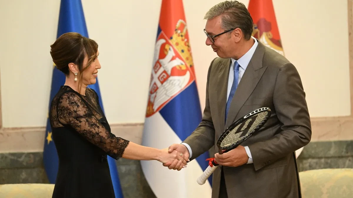 Skandalozno! Blokaderski mediji izvređali Jelenu Janković zbog sastanka sa Vučićem, napisali da se "ponižava", nazvali je "klošarkom"!