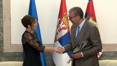 Skandalozno! Blokaderski mediji izvređali Jelenu Janković zbog sastanka sa Vučićem, napisali da se "ponižava", nazvali je "klošarkom"!