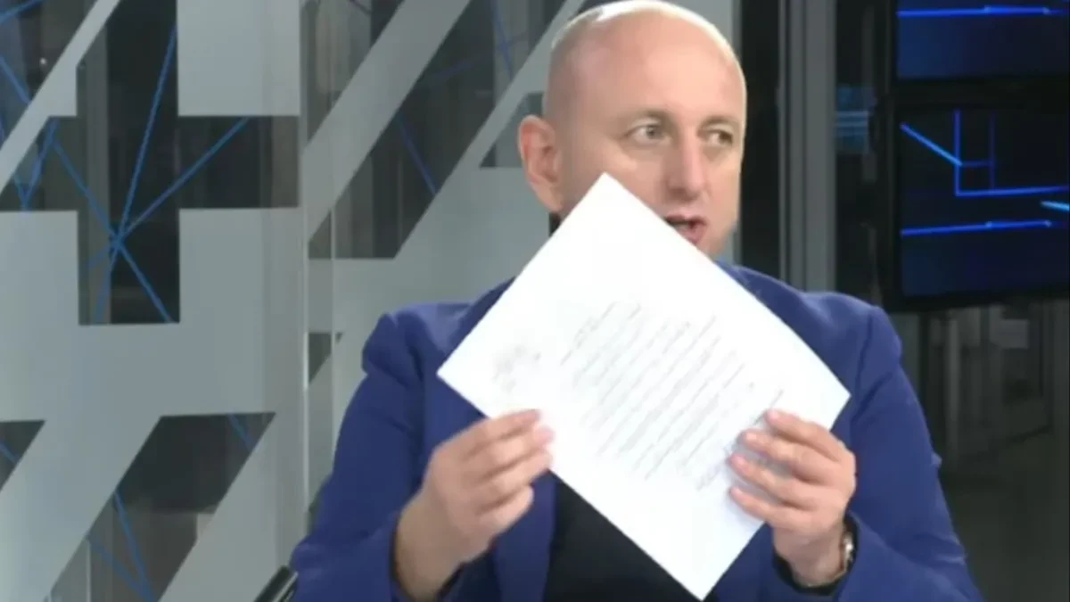 "Pogledajte kako Spajić piše ćirilicom kad mu treba!" Knežević otkrio odakle je dobio dokumenta