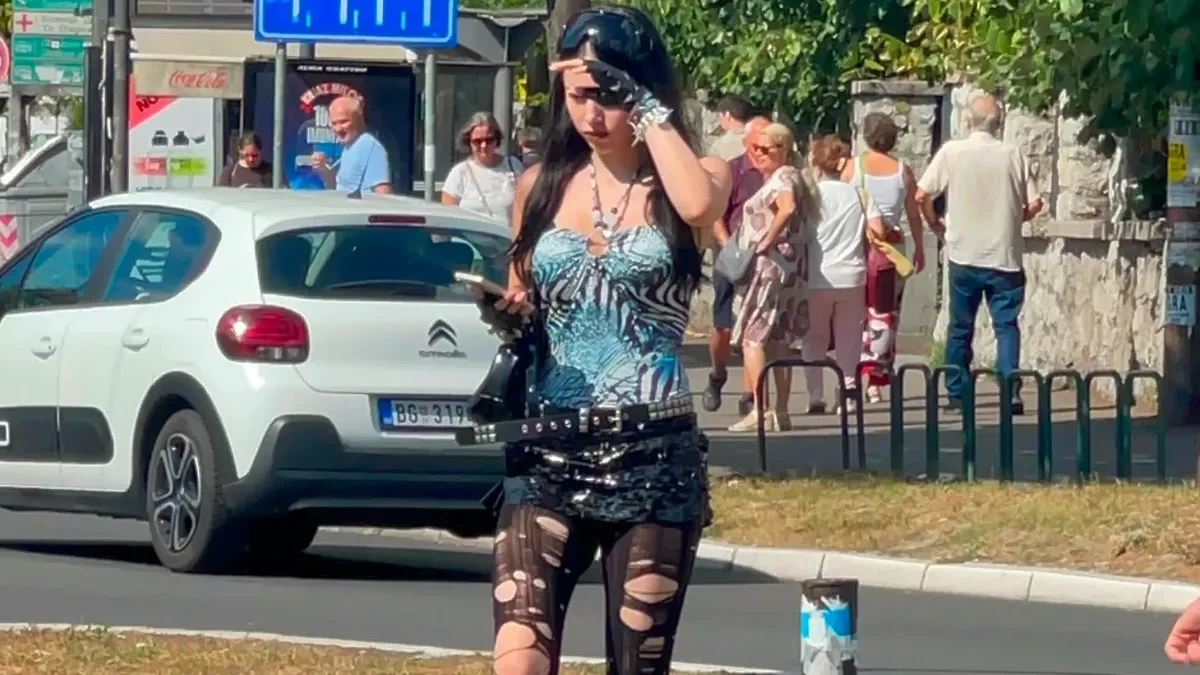 Ona je nova zadrugarka! Svi gledaju u nju, izgledom šokirala prisutne: "Ovakva još nije bila u Eliti"