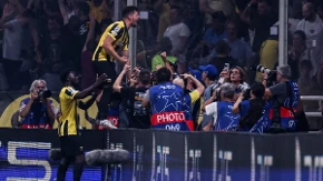 Gori Grčka, gori Atina: Jović odveo AEK u Ligu šampiona, Dinamo eliminisan