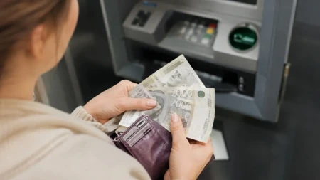 Roditelji, ovoj grupi stiže 25.000 dinara: Novac leže već 14. septembra, a mogu da dobiju još 6.000