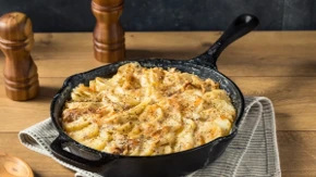 Sočni krompir u pavlaci jelo koje i miriše i diše: Gastronomski užitak 