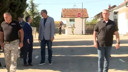 Vučić u Velikoj Moštanici: Predsednik u poseti Centru za razminiranje (VIDEO)