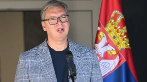 "Što im toliko smeta kandilo?" Vučić odgovorio na napade na Univerzitet SPC