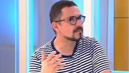 "Profesionalni" blokaderski dnovinari: Ustaško kopile Željko Veljković čeka da umre Šešelj