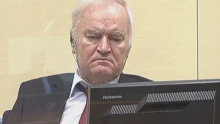 O ovoj priči se malo govorilo: Mladić poslao helikopter da spase muslimansku devojčicu, a onda je usledio šok