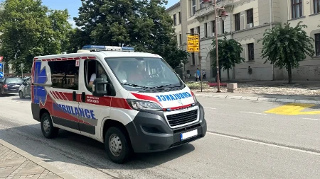 Sudar autobusa i motocikla u Barajevu: Dvoje teško povređeno, hitno prevezeni u Urgentni centar