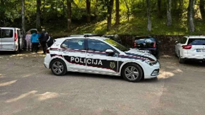 Sevale pesnice uoči Velike Gospojine: Policajci povređeni, trojica uhapšena