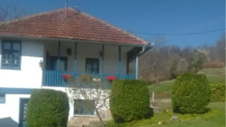 U ovoj kući je imao srećno detinjstvo! Naš voditelj kao dete hteo da bude sveštenik, a onda je usledila velika promena
