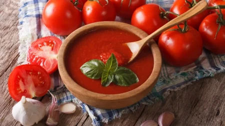 Domaći kečap bez konzervansa – gust kao kupovni, a ukusniji i traje cele godine