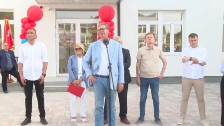 Vučić u Malom Zvorniku: Predsednik obilazi završne radove na školi "Braća Ribar" (FOTO/VIDEO)