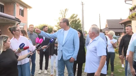 Vučić u Lipničkom Šoru: Predsednik obilazi domaćinstvo porodice Marić (FOTO/VIDEO)