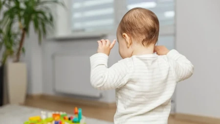 Razapeli majku na mrežama: Lagano otišla da se šminka, a bebu ostavila ovde