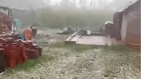 "Sve je uništeno" Strahovito nevreme zbrisalo useve i krovove (VIDEO)