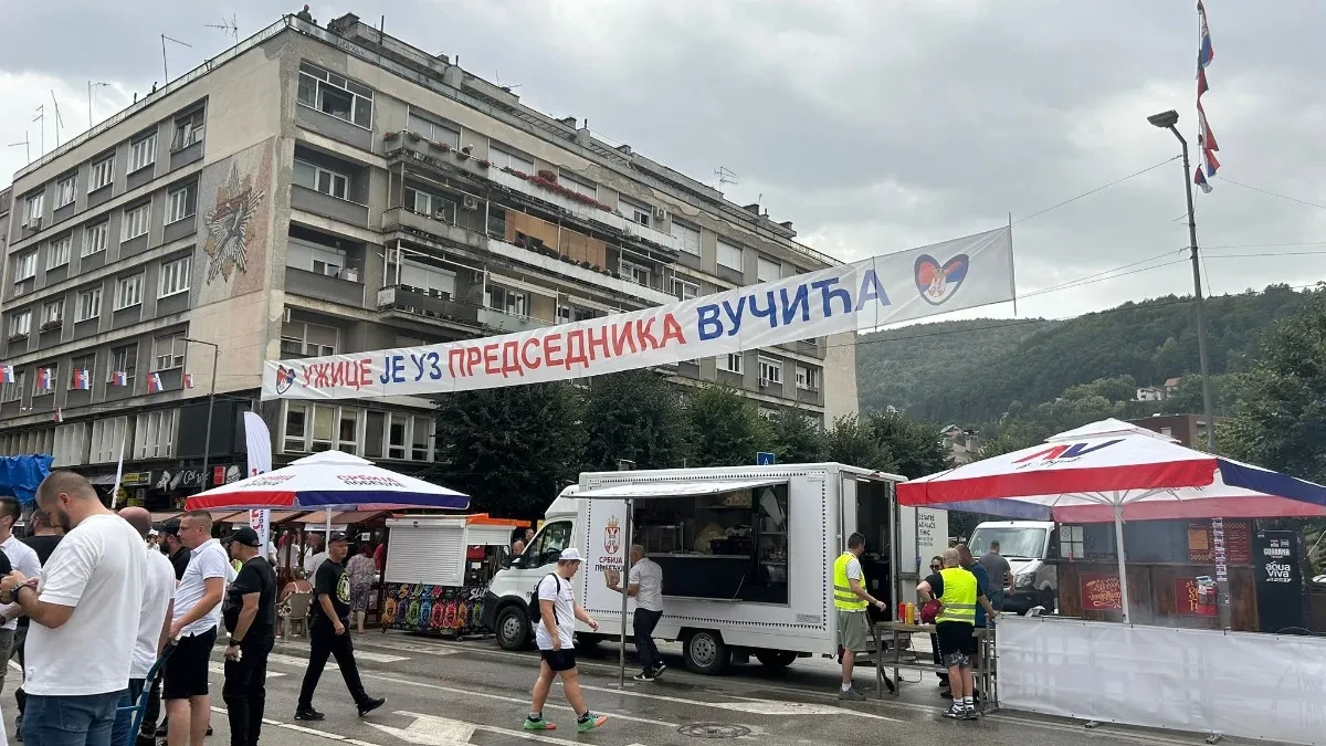 Užice danas centar velikog okupljanja: Hiljade pristalica SNS stižu iz cele Zapadne Srbije