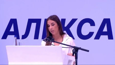 „Nisam više bila ljudsko biće, bila sam samo ćacika“: Nina progovorila o maltretiranju zbog podrške SNS-u