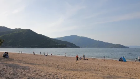 Plaža u Fukušimi prvi put otvorena nakon katastrofe od pre 16 godina: Godinama je poseta bila zabranjena, sada je ponovo puna ljudi