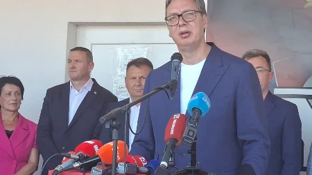 "Pozivam sve ljude dobre volje da dođu u obnovljenu kuću Vučića"