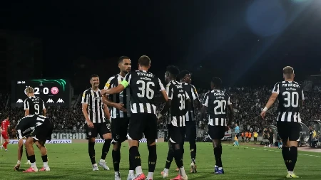 Baba dolazi u Partizan