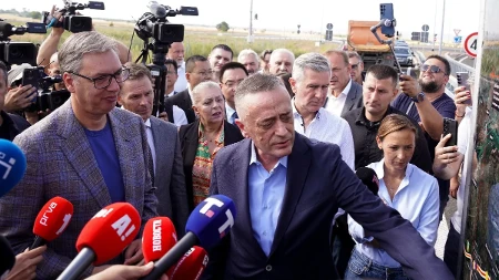 Predsednik Srbije prisustvovao puštanju u saobraćaj 28 kilometara Dunavskog koridora: Dok drugu ruše, Vučić gradi, prvi smo u Evropi po izgrađenim putevima