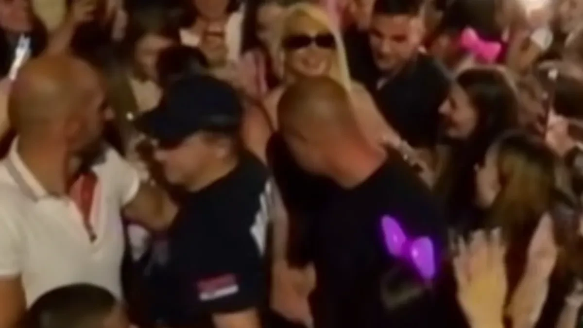 Karleuša hitno prekinula koncert u Blacu! Izgubila se devojčica u masi, pevačica uputila apel publici