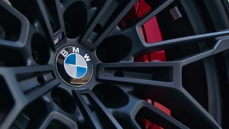 Kupio ga je novog 1991. i gotovo nikad nije vozio - prodaje se najunikatniji BMW na svetu