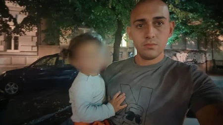 Bos dečak (2) izleteo pred auto u Kneza Miloša: Drama u centru Beograda