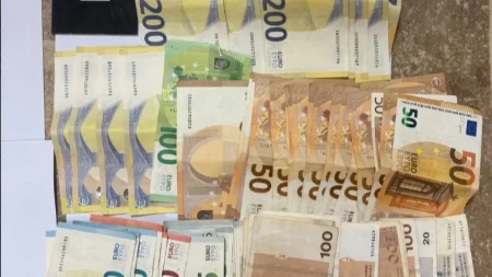 "Lovci" na turiste pali u Ulcinju! Uhapšeni zbog krađa, kod njih pronađen uređaj za otključavanje vozila