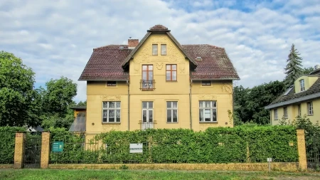 Kuća sa 18 ari placa prodaje se za 28.000 evra - nalazi se na 500 metara od reke, smeštaj ulazi u cenu